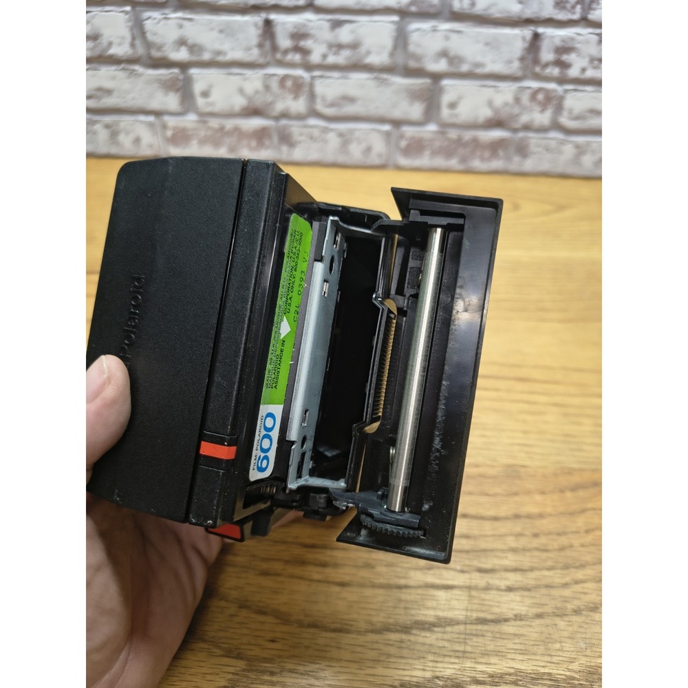 Polaroid One Step Flash Instant Camera. - Picture 7 of 7